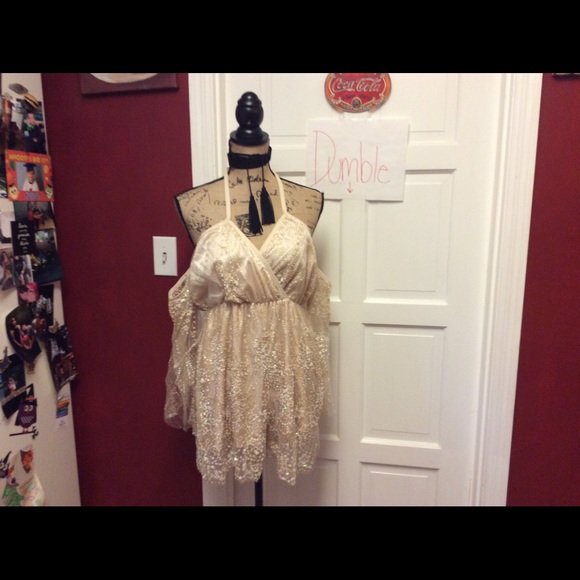 🎉HOST PICK🎉😍gorgeous romper😍 - Picture 5 of 8